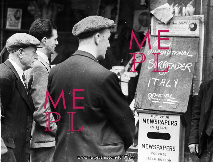 : Workers reading the first news of : Workers reading the first news of