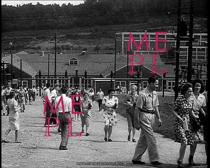 : Workers Walking Across Campus at the Oak Ridge : Workers Walking Across Campus at the Oak Ridge