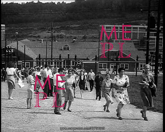 : Workers Walking Across Campus at the Oak Ridge : Workers Walking Across Campus at the Oak Ridge