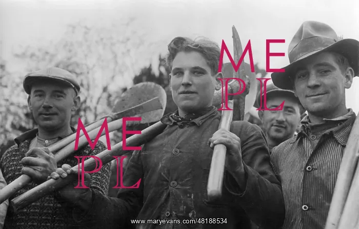  : Workers at the Westwall, 1938