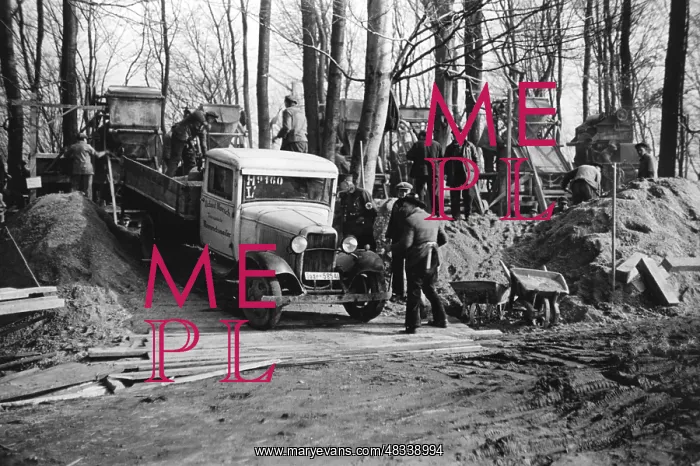 : Working on the Westwall - Siegfried Line, 1938 : Working on the Westwall - Siegfried Line, 1938