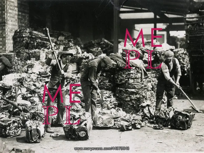  : WORKMEN PREPARING SCRAP