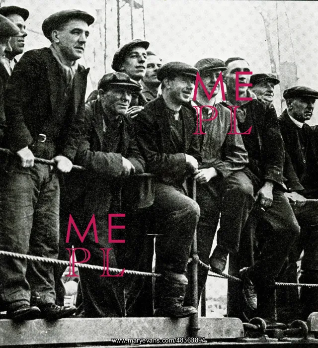 : Workmen watch RMS Queen Mary on River Clyde : Workmen watch RMS Queen Mary on River Clyde