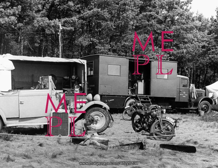 : Workshop of the NSKK in the camp of the Motor-HJ, 1938 : Workshop of the NSKK in the camp of the Motor-HJ, 1938