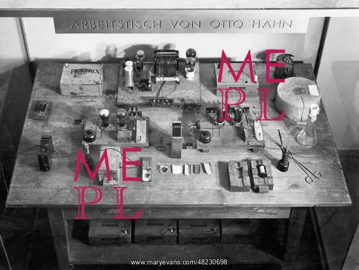: Worktable of Otto Hahn : Worktable of Otto Hahn