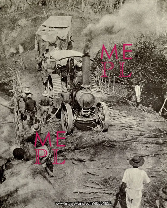 : World War 1 in Africa. Tractor pulling an armed : World War 1 in Africa. Tractor pulling an armed