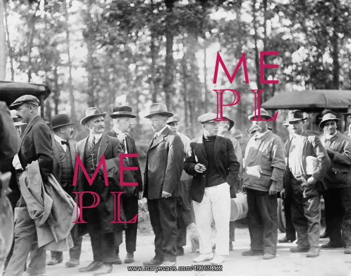 : World War 1 German and Austrian resident aliens : World War 1 German and Austrian resident aliens