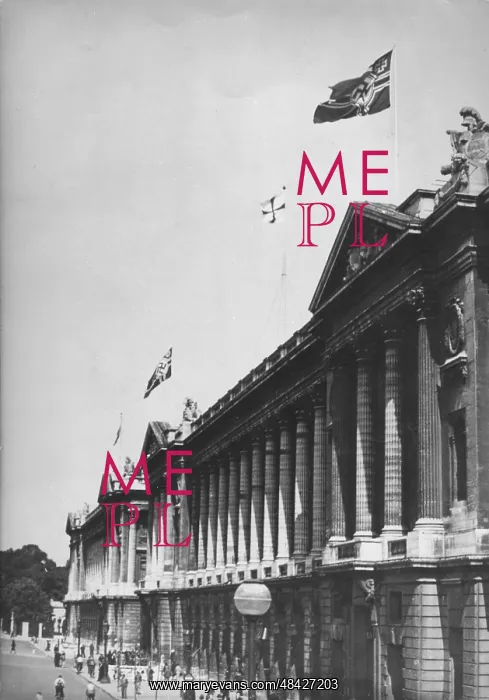 : World War 2: Occupation of Paris by German invaders : World War 2: Occupation of Paris by German invaders