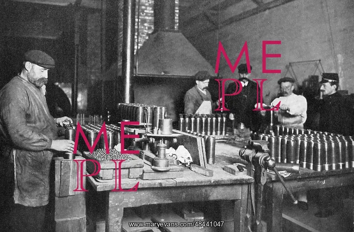 : World War I. Filling shrapnel shells. British : World War I. Filling shrapnel shells. British