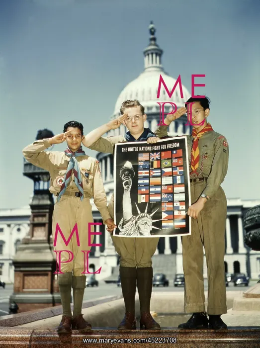 : World War II, three Boy Scouts with a United ? : World War II, three Boy Scouts with a United ?