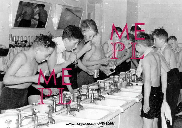 : World War II - Children's Evacuation Program : World War II - Children's Evacuation Program