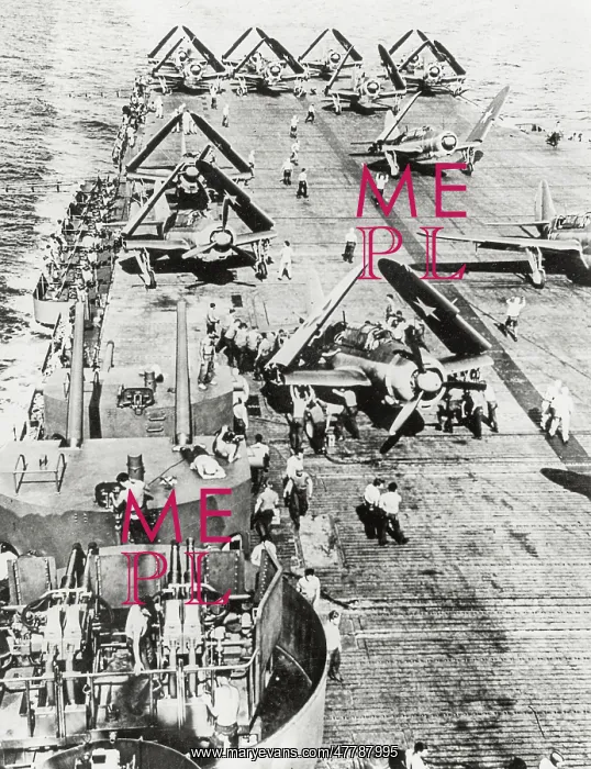 : World War II Curtiss Helldivers, US Navvy aircraft carrier : World War II Curtiss Helldivers, US Navvy aircraft carrier