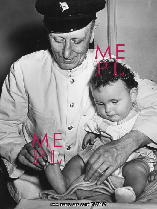 : World War II evacuees : World War II evacuees