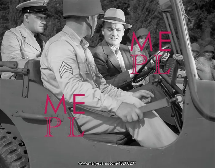: World War II, George Woolslayer (right) ? : World War II, George Woolslayer (right) ?