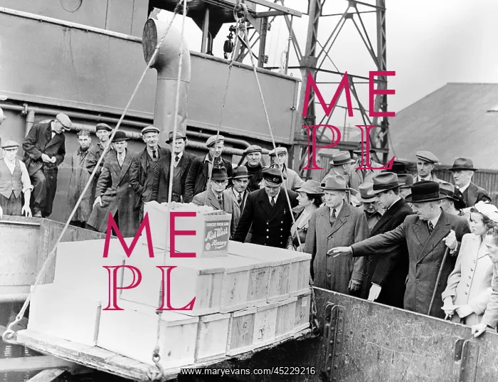 : World War II. Meeting the first lend-lease ? : World War II. Meeting the first lend-lease ?