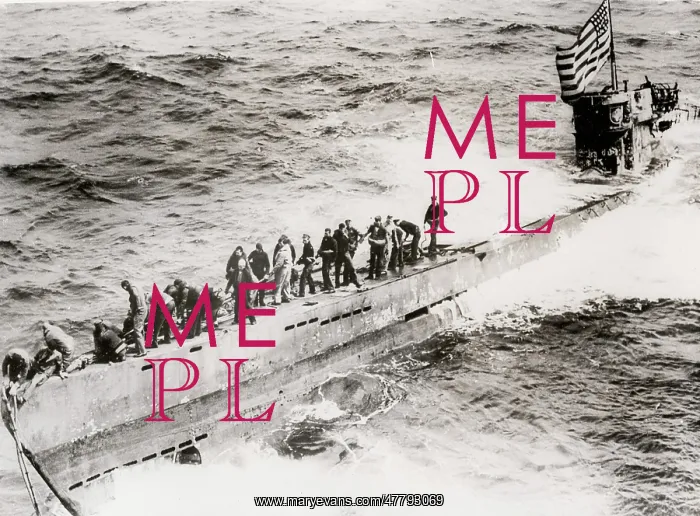 : World War II - US navy submarine, crew on deck : World War II - US navy submarine, crew on deck