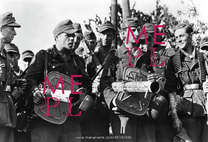 : World War II: Panzerfaust and Panzerschreck : World War II: Panzerfaust and Panzerschreck