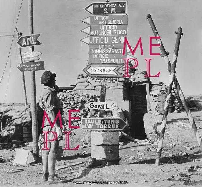 : World War II, signposts printed in German ? : World War II, signposts printed in German ?