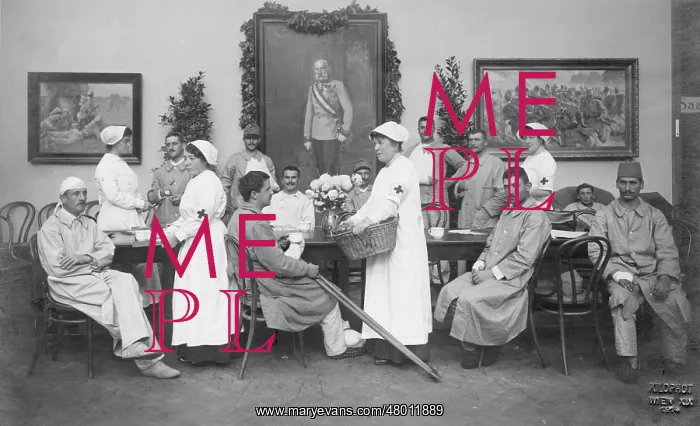 : Wounded Austrian soldiers and their nurses, WW1 : Wounded Austrian soldiers and their nurses, WW1