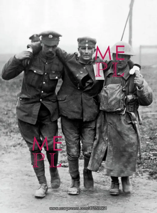 : Wounded German prisoner, Western Front, WW1 : Wounded German prisoner, Western Front, WW1