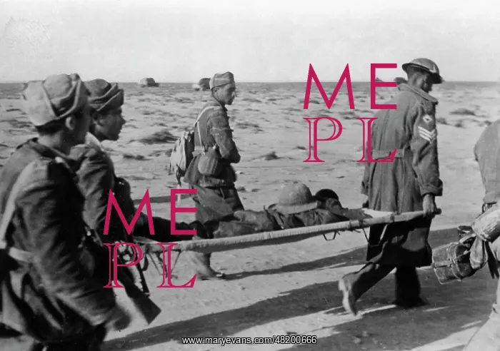 : Wounded men are rescued at Tobruk, 1941 : Wounded men are rescued at Tobruk, 1941
