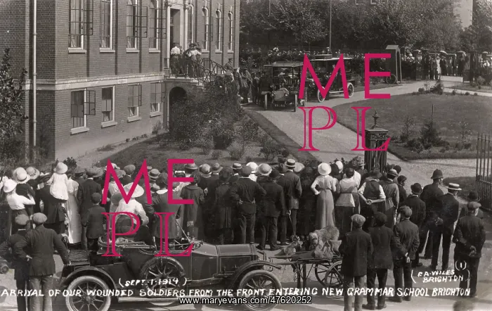 : Wounded soldiers arriving from Front, Brighton, WW1 : Wounded soldiers arriving from Front, Brighton, WW1