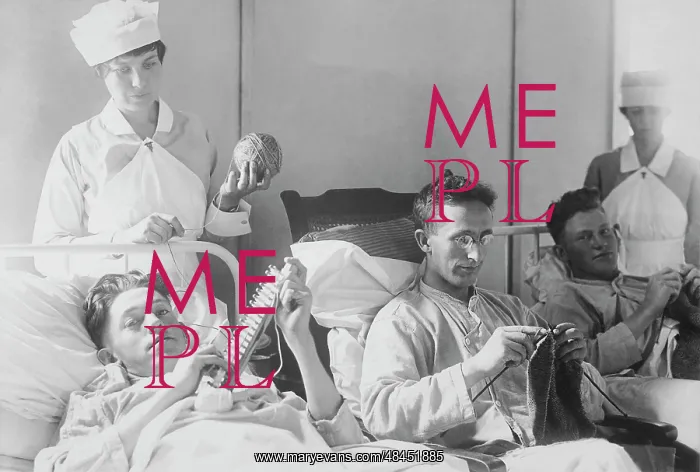 : Wounded soldiers knitting under the watchful eye of nurses : Wounded soldiers knitting under the watchful eye of nurses