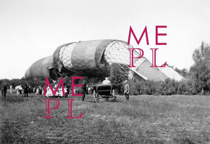 : Wreck of the crashed airship Schuette-Lanz, 1913 : Wreck of the crashed airship Schuette-Lanz, 1913