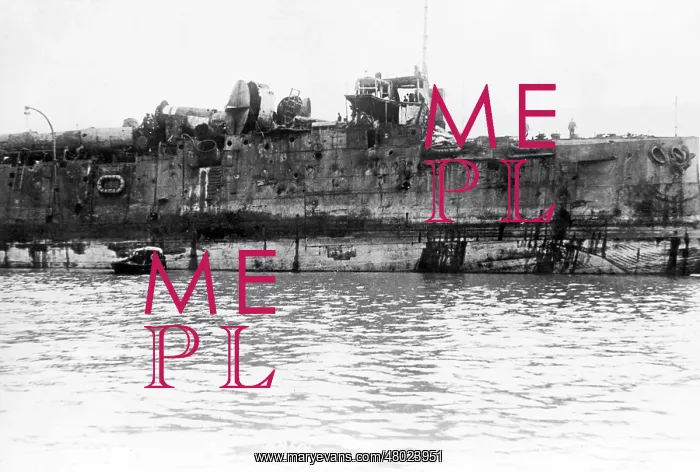 : Wreck of HMS Vindictive at Ostend, Belgium, WW1 : Wreck of HMS Vindictive at Ostend, Belgium, WW1