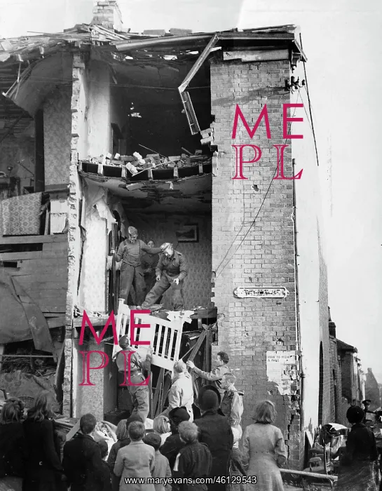 : Wreckage in Birmingham after a war raid during The Blitz : Wreckage in Birmingham after a war raid during The Blitz