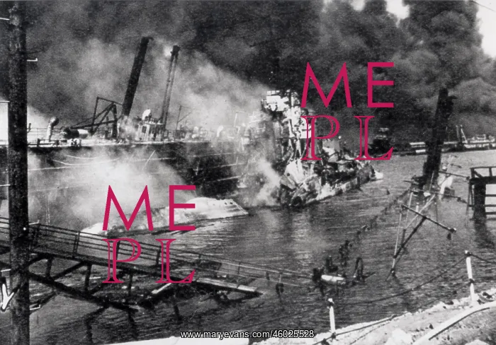 : Wreckage of the U.S. Destroyer Shaw : Wreckage of the U.S. Destroyer Shaw
