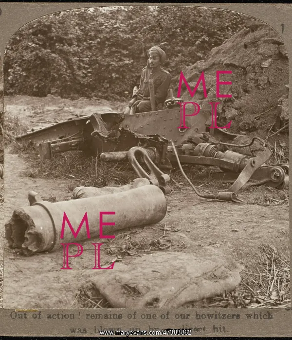 : WRECKED HOWITZER IN WWI : WRECKED HOWITZER IN WWI