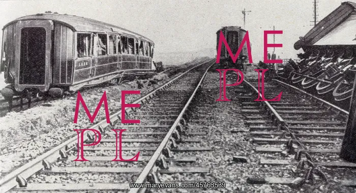 : Wrecked Scottish Express at Creamlington - General Strike : Wrecked Scottish Express at Creamlington - General Strike