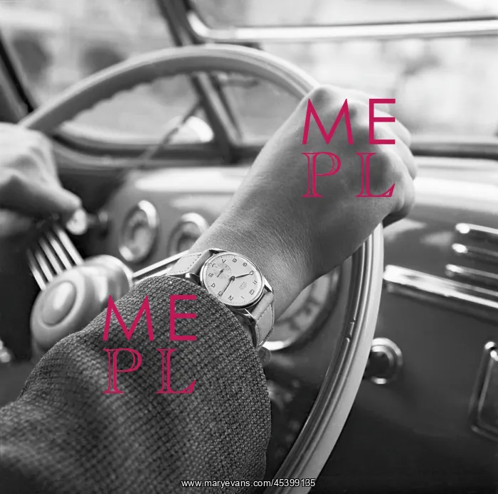 : Wrist watch - driver - steering wheel : Wrist watch - driver - steering wheel
