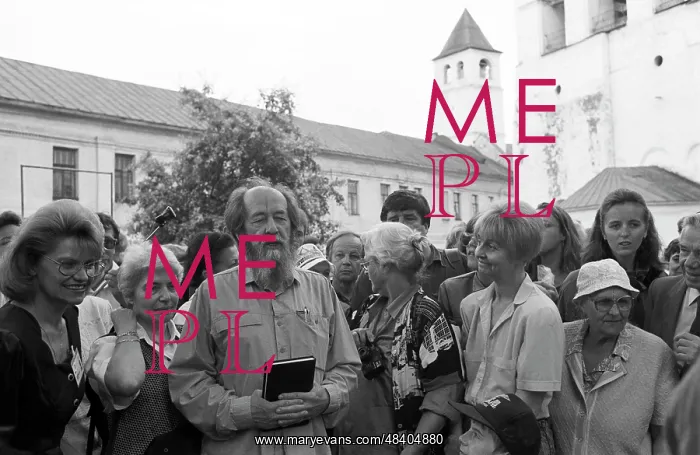 : Writer Aleksandr Solzhenitsyn returns to Russia, 1994 : Writer Aleksandr Solzhenitsyn returns to Russia, 1994