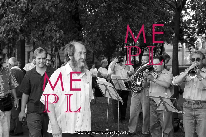 : Writer Aleksandr Solzhenitsyn returns to Russia, 1994 : Writer Aleksandr Solzhenitsyn returns to Russia, 1994