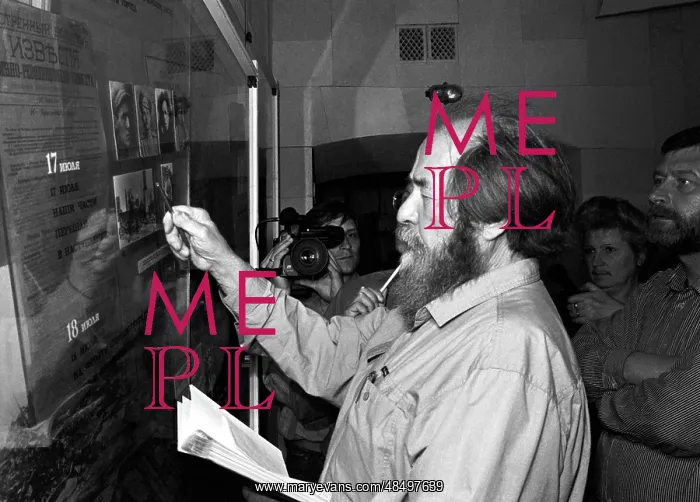 : Writer Aleksandr Solzhenitsyn returns to Russia, 1994 : Writer Aleksandr Solzhenitsyn returns to Russia, 1994