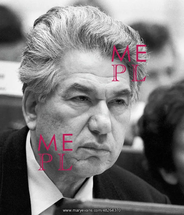 : Writer Chingiz Aitmatov, 1990 : Writer Chingiz Aitmatov, 1990