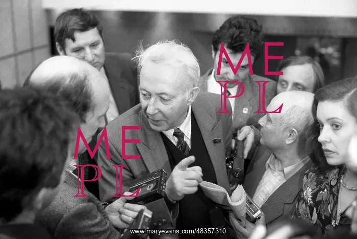 : Writer-historian Roy Medvedev, 1990 : Writer-historian Roy Medvedev, 1990