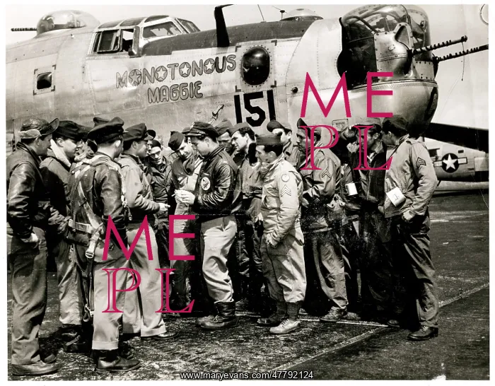 : WW II - US Airforce crew return to USA - Monotonous Maggie : WW II - US Airforce crew return to USA - Monotonous Maggie