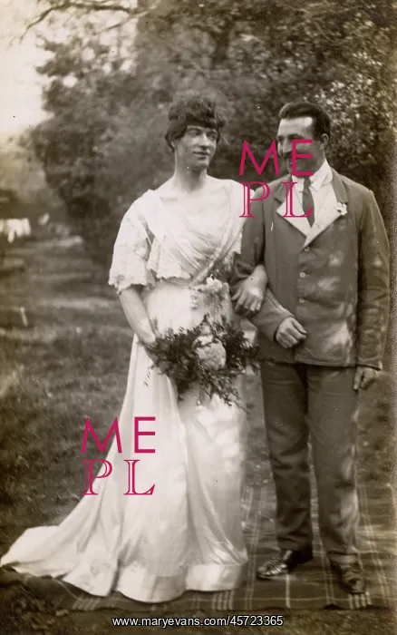 : WW1 - Convalescent Soldier and his bride : WW1 - Convalescent Soldier and his bride