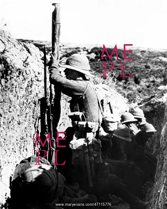  : WW1 Dardanelles, using periscope in a trench