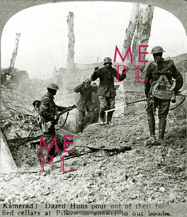 : WW1 - Dazed German soldiers surrendering : WW1 - Dazed German soldiers surrendering