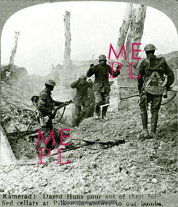 : WW1 - Dazed German soldiers surrendering : WW1 - Dazed German soldiers surrendering