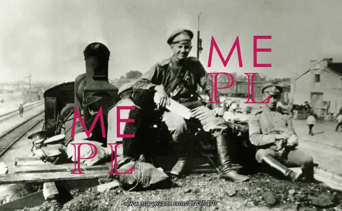: WW1 - Disillusioned Russian Troops deserting : WW1 - Disillusioned Russian Troops deserting