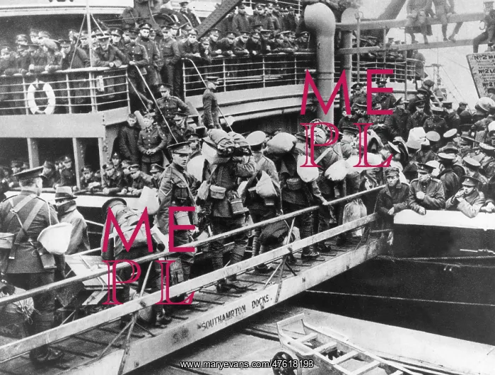 : WW1 - Embarkation of Troops at Southampton Docks : WW1 - Embarkation of Troops at Southampton Docks