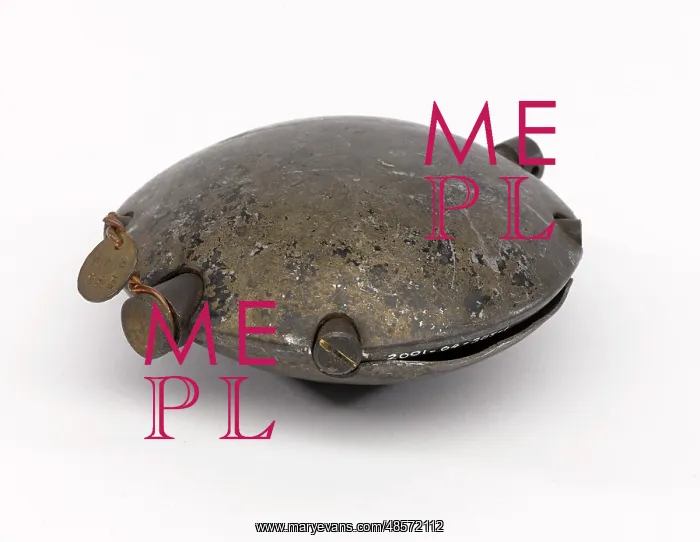 : WW1 - German discus grenade, 1914 (c)-1918. With metal tag : WW1 - German discus grenade, 1914 (c)-1918. With metal tag