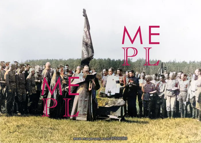 : WW1 - Russian Troops blessed by Priest before offensive : WW1 - Russian Troops blessed by Priest before offensive