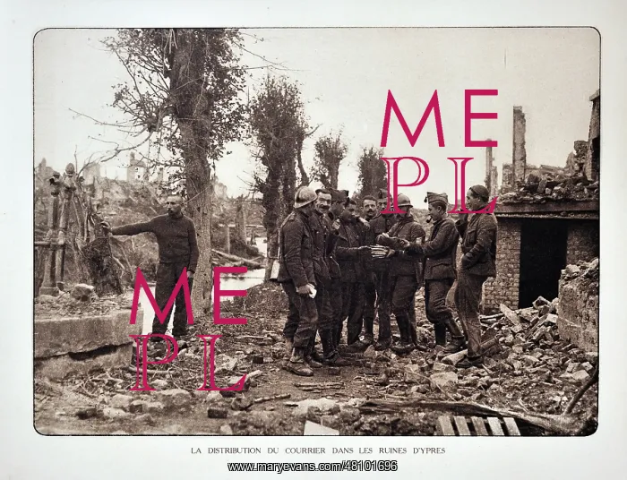 : WW1 - Soldiers receiving letters from the postman : WW1 - Soldiers receiving letters from the postman