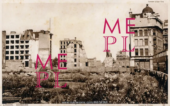 : WW2 - London under fire - bomb damage at the Barbican : WW2 - London under fire - bomb damage at the Barbican